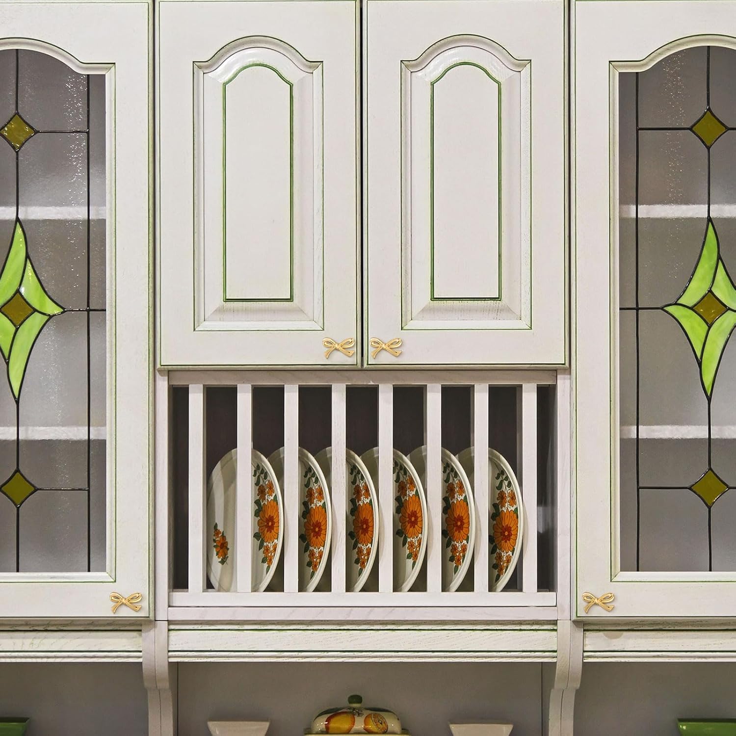 8-Piece Metal Bow Knobs for Drawers and Cabinets Gold Tone Vintage Design Durable and Elegant